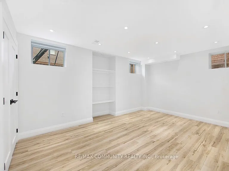 2447 Moonlight Cres #BASEMENT — Photo 11