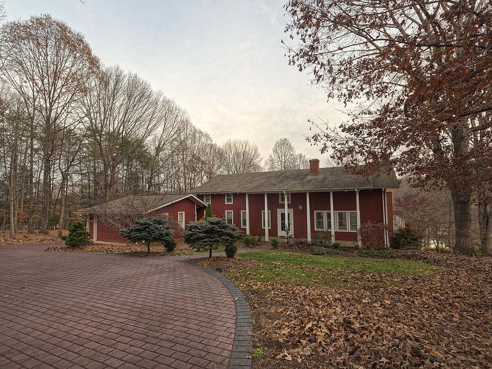 1st image of 216 Peninsula Dr