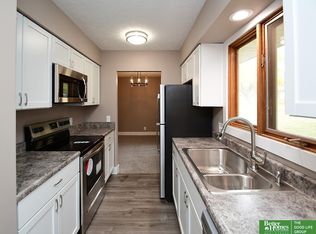 544 Chestnut St, Hickman, NE 68372