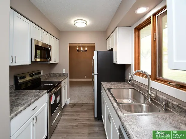 544 Chestnut St, Hickman, NE 68372