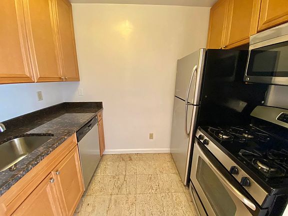 3rd image of 229 E 13th St APT 7C