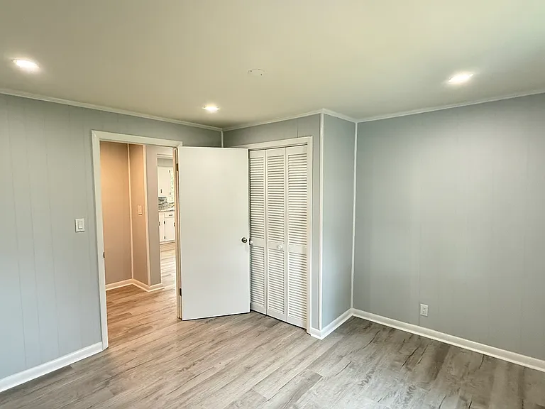 215 Newton Ln — Photo 36