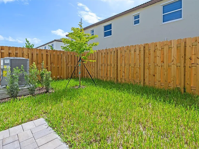 2623 SE 25th Ter — Photo 25
