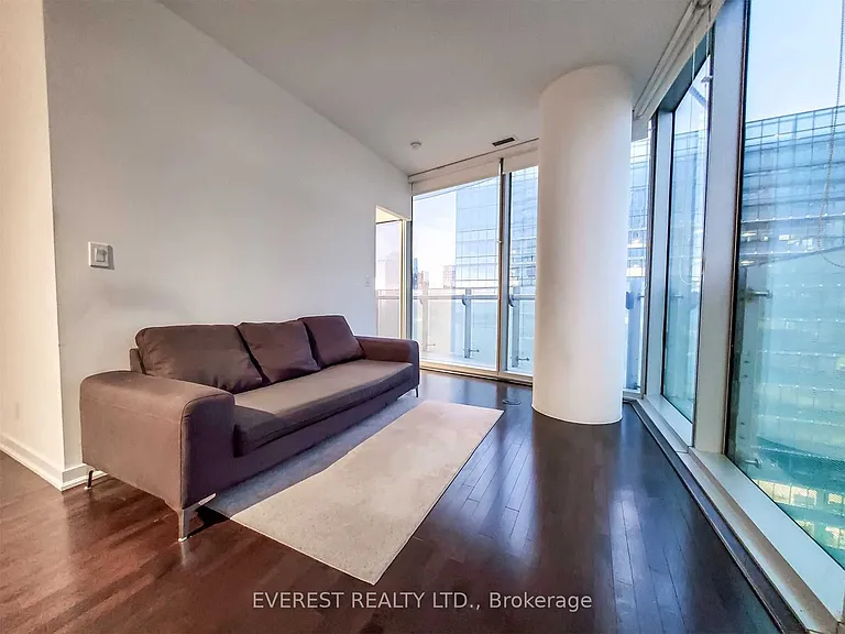 12 York St #4110 — Photo 3