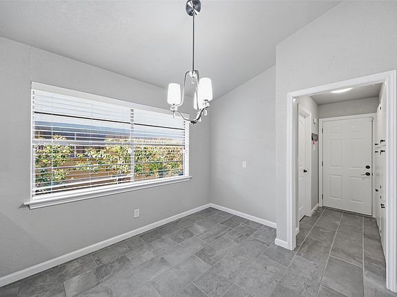 4th image of 1919 Camden Way