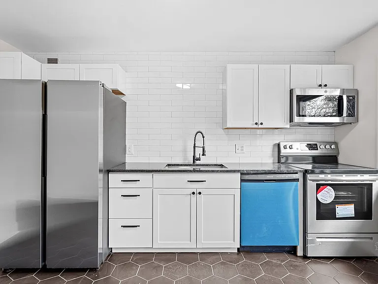 1121 West End Blvd — Photo 31