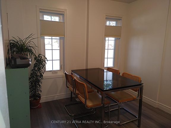 4th image of 76 Ellesmere St