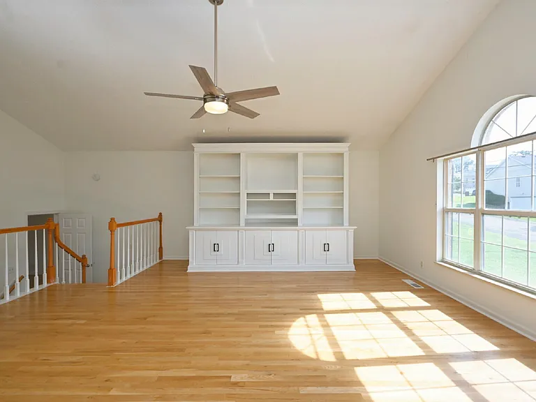 164 W Harbor Dr — Photo 36