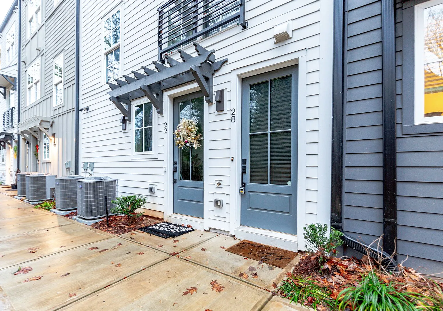 Gorgeous 1 Bed/1 Bath in Edgewood! — Photo 2