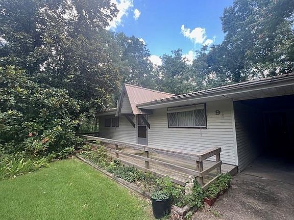 2nd image of 9 Big Horn Dr