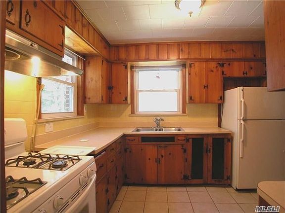 2nd image of 1675 Marlene Ln