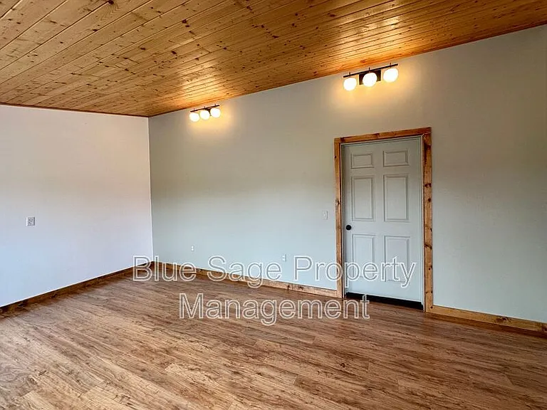 262 Lotzgesell Rd — Photo 25