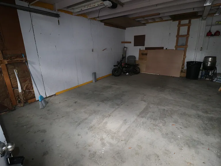 1672 Houston Ave — Photo 20