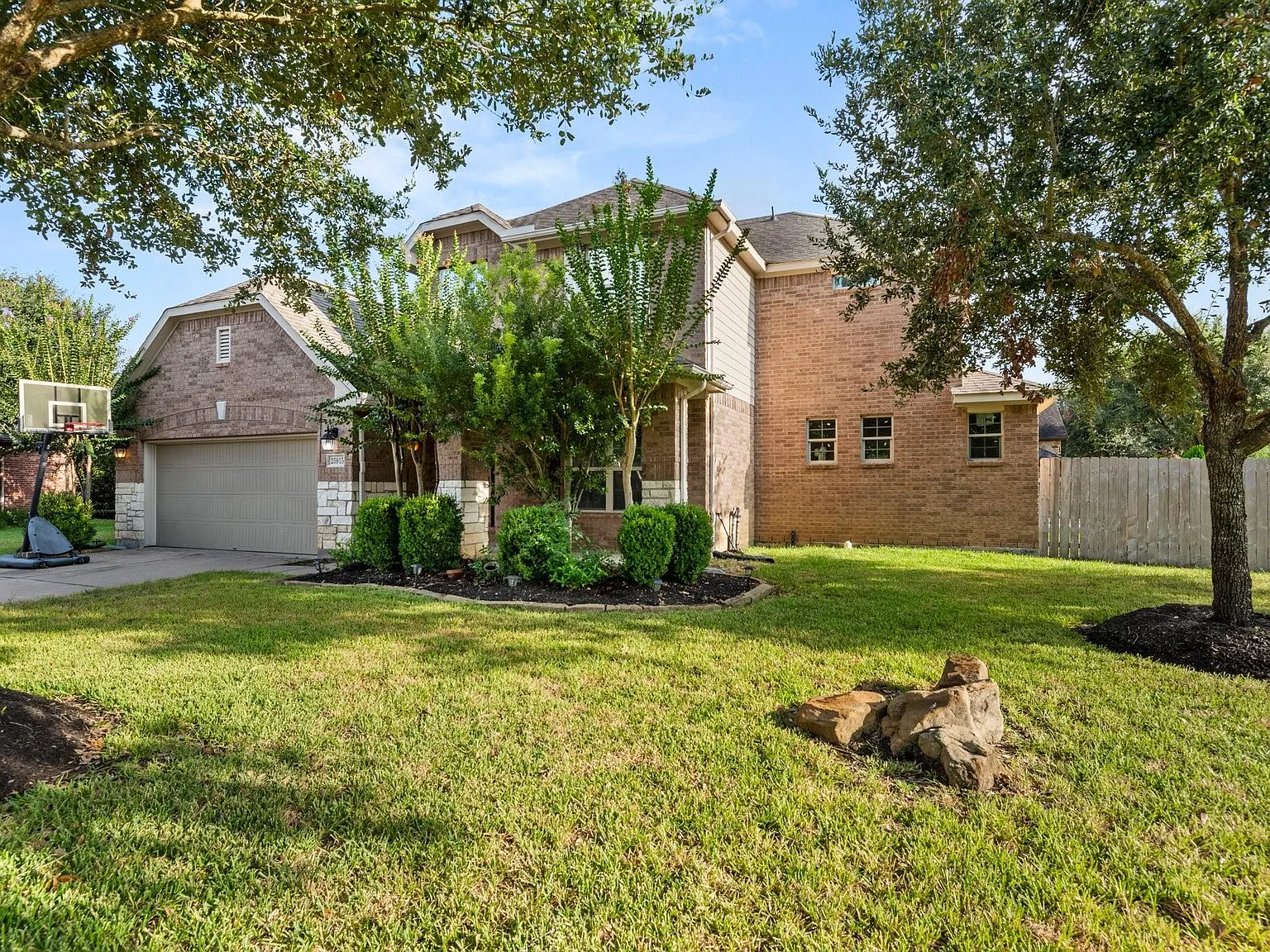 5 bed, 4.5 bath, 2883 sqft, $4,000 — Photo 4
