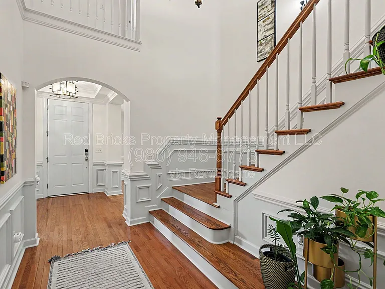 10644 Euclid Ave NW — Photo 5