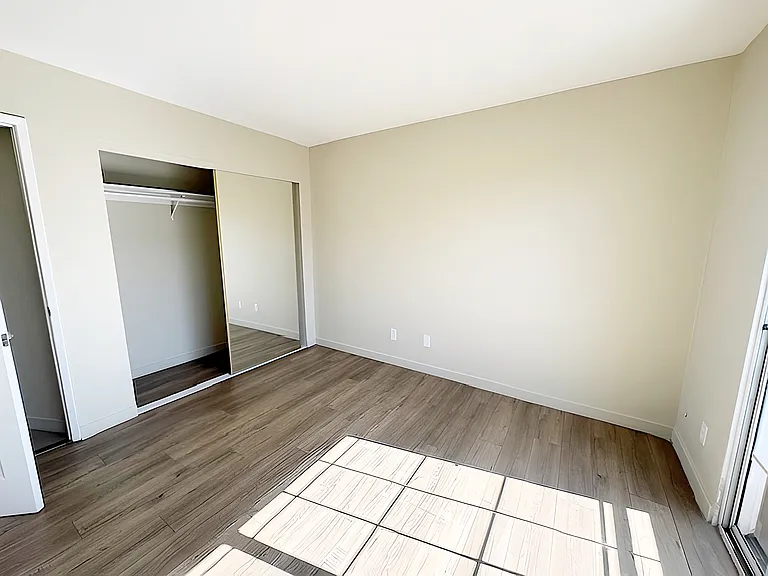 3963 Melrose Ave #8 — Photo 14