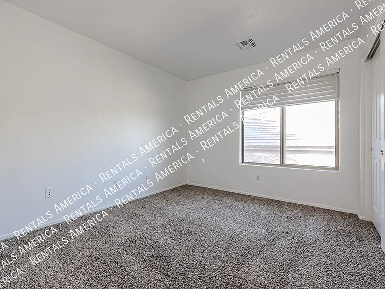33251 N Symer Dr — Photo 26