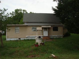 1914 Elizabeth St, Statham, GA 30666