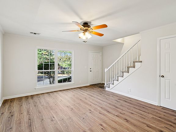 3rd image of 618 Hickory Glade Ct
