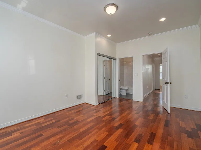 3218 E Lombard St — Photo 11