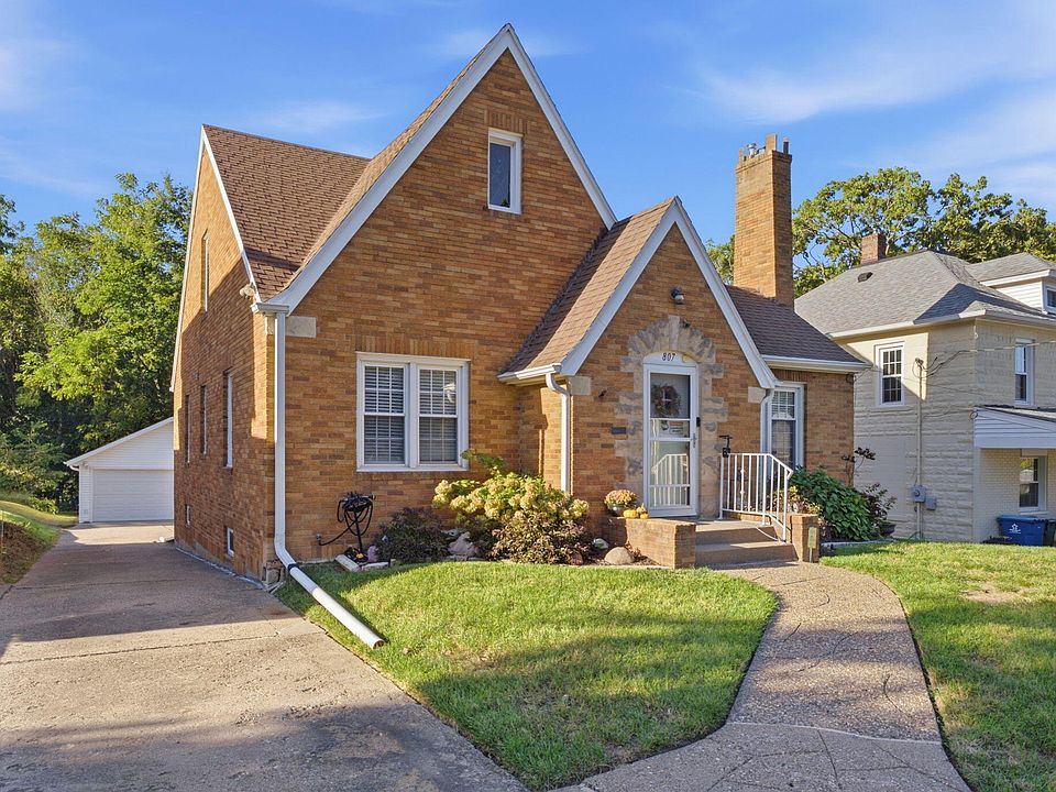 1st image of 807 Colver St