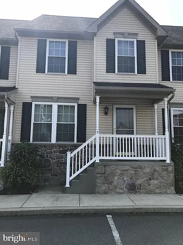 270 Locust St #5 Photo 1