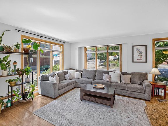 3rd image of 1004 E Garfield AVENUE #2