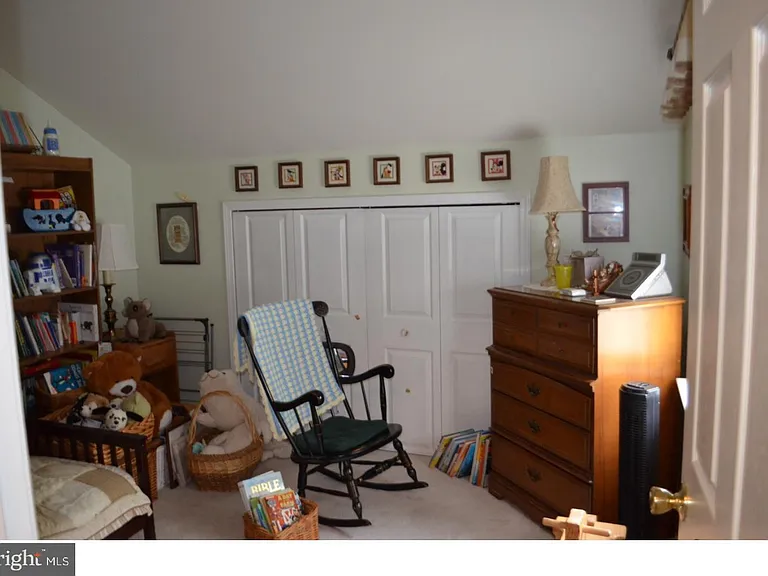 302 Doral Dr — Photo 16