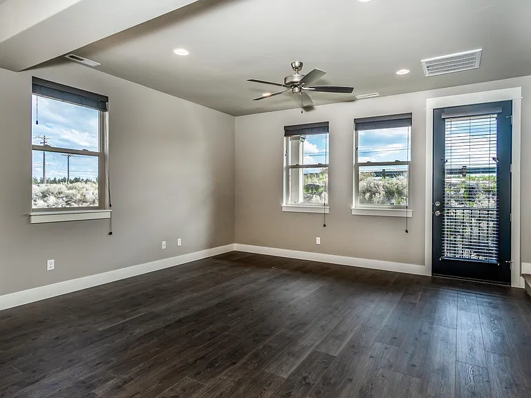 20500 Empire Ave — Photo 20
