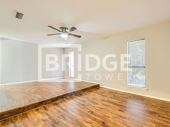 5th image of 3114 Berkshire Dr