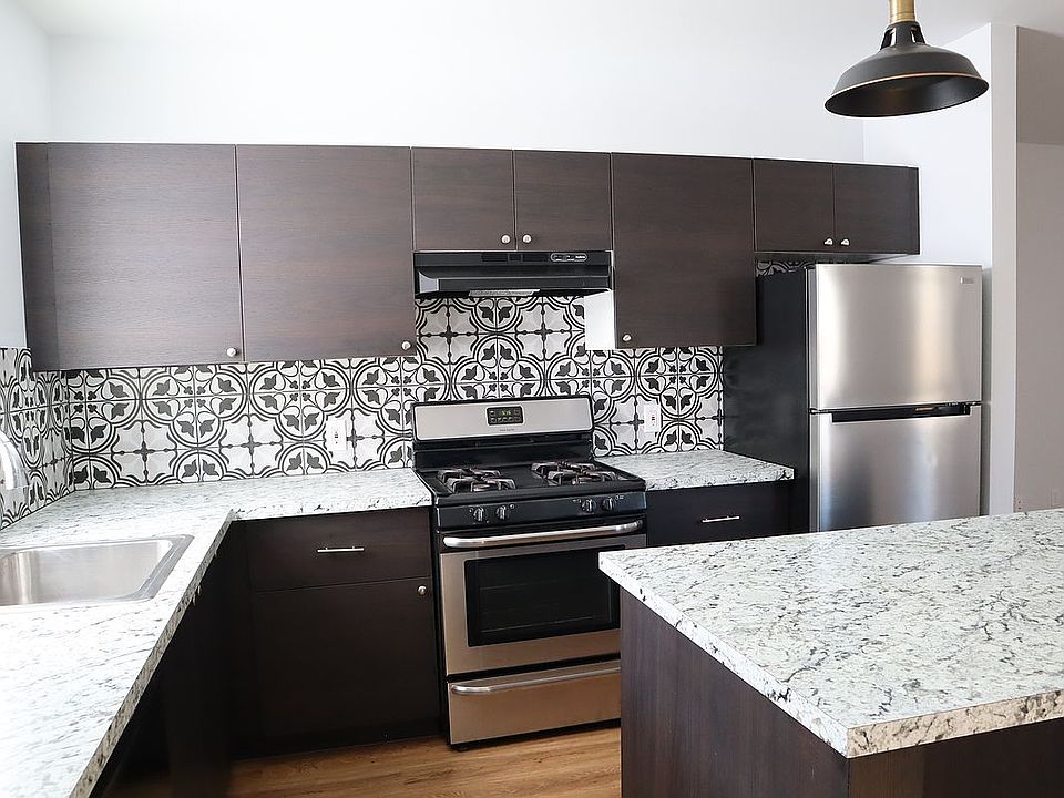 1st image of 91 Ann St Floor 1