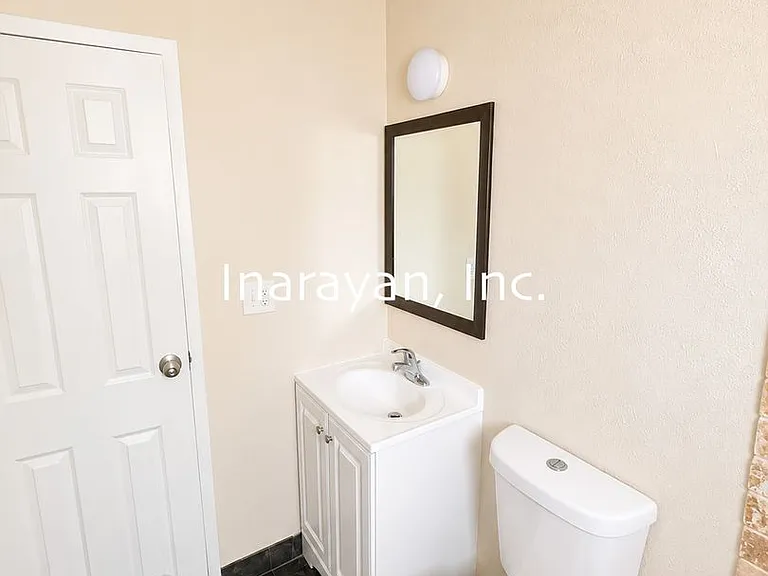 1045 W Washington St. — Photo 6