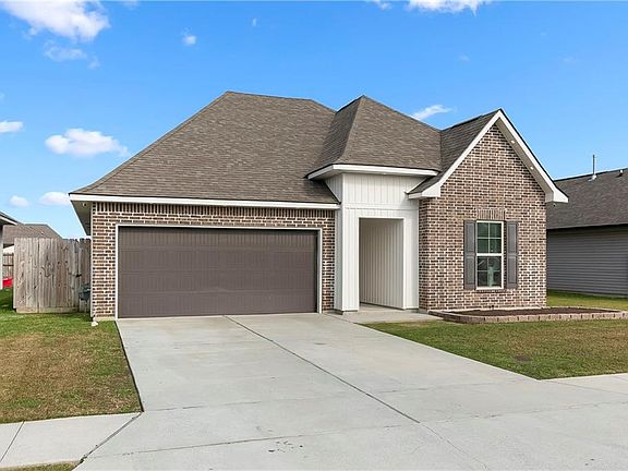 2nd image of 2604 Bayou Chene Dr