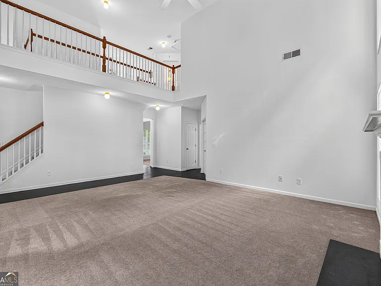 1201 Shelborne Way — Photo 3