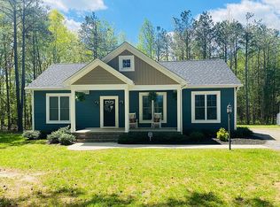 752 Robertsons Rd, Blackstone, VA 23824