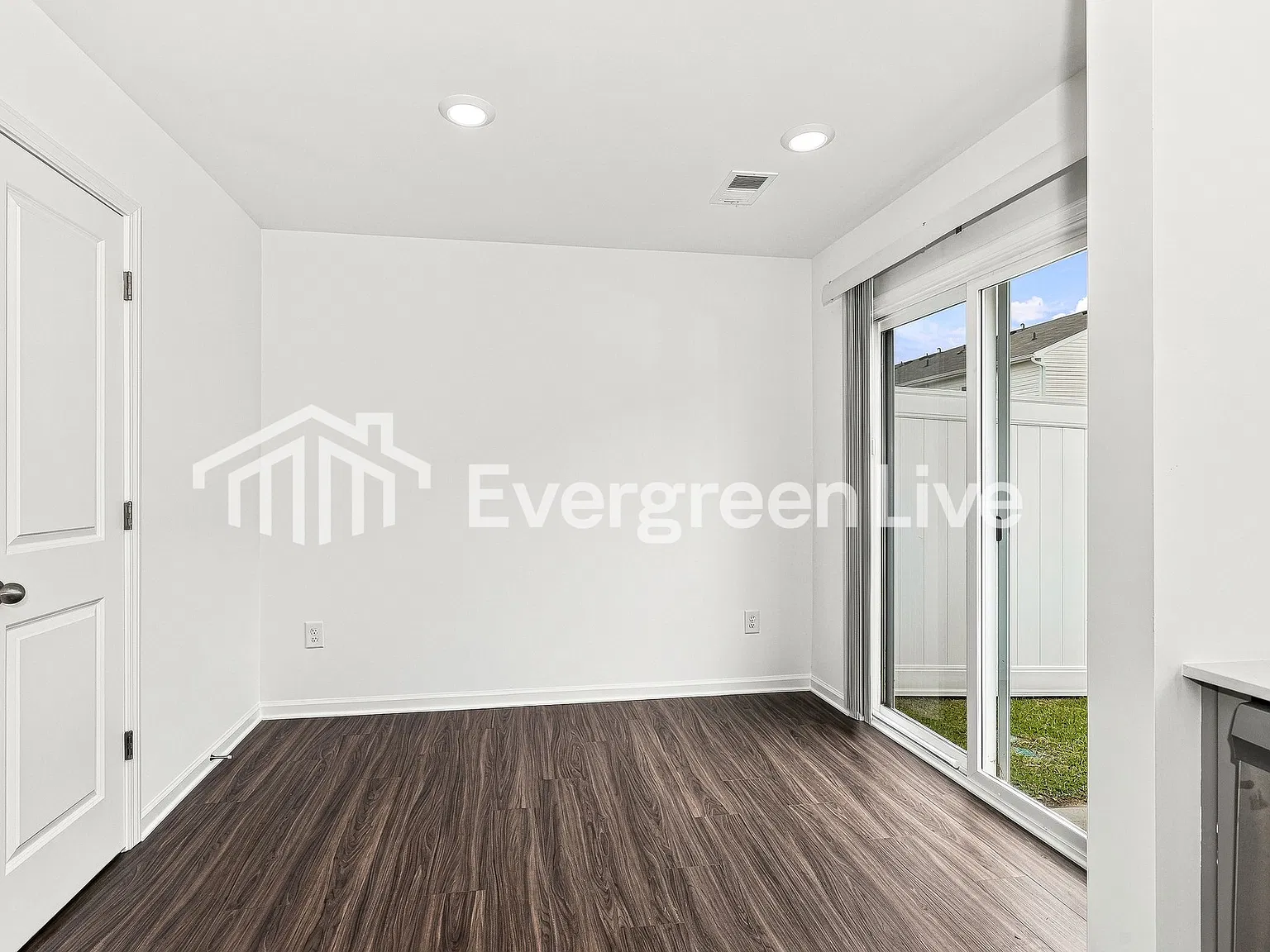 3 bed, 2.5 bath, 1346 sqft, $1,750 — Photo 4