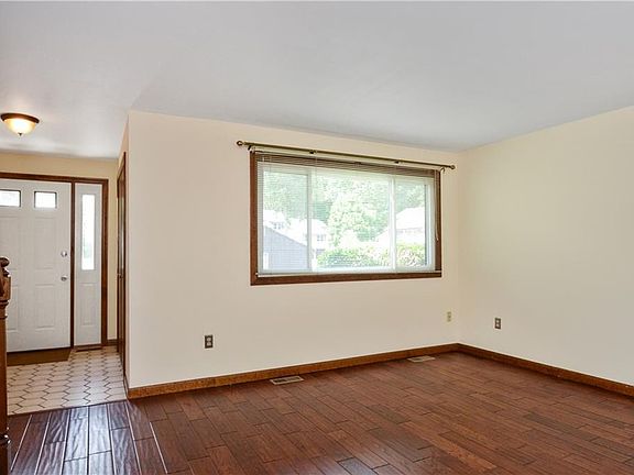 2nd image of 63 Oak Forest Dr #3