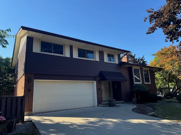 21 Colebrook Ct #1, Kitchener, ON N2E 1Y8