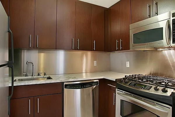 Sold by Avenue Real Estate | media 2