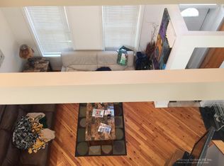 2043 N Wolcott Ave APT 2F, Chicago, IL 60614