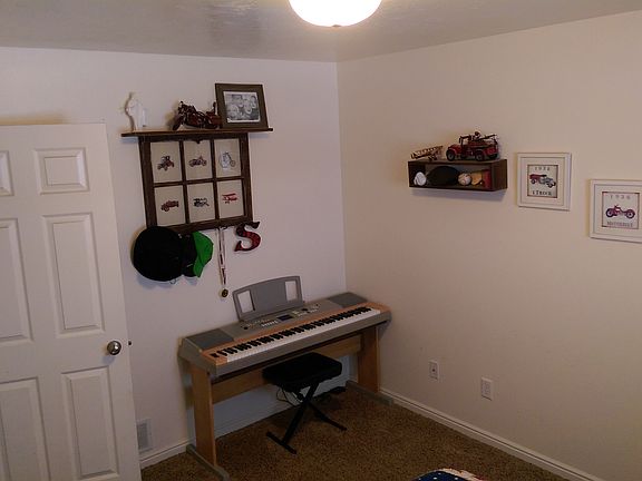 4th image of 3141 N Alder Cir