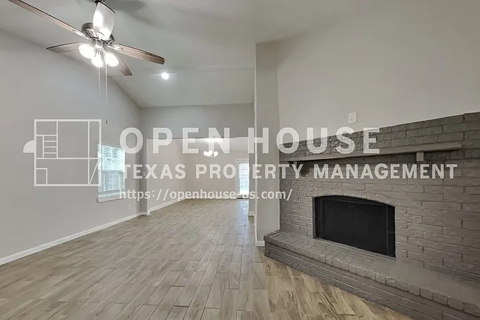 3 bed, 2.0 bath, 1748 sqft, $1,900 — Photo 4