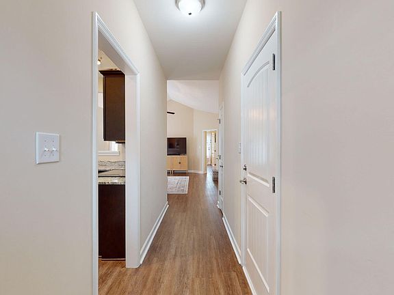 5th image of 904 Jade Lane