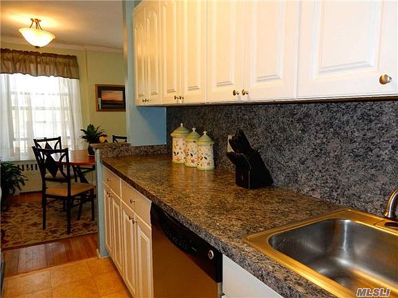 3rd image of 5 Birchwood Ct APT 2N