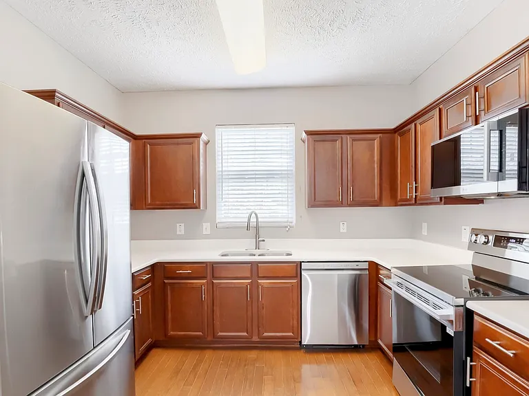 1235 Bainbridge Dr — Photo 5