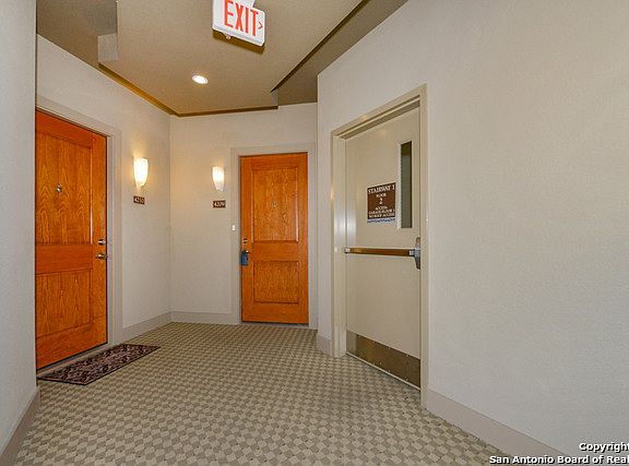 3rd image of 7342 Oak Manor Dr