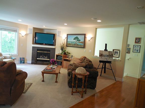 Entry Foyer to Stairwell
