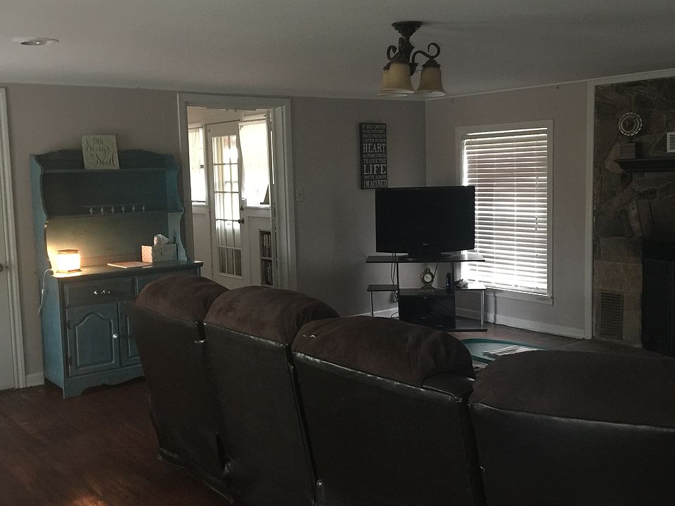 1st image of 1001 E Tarrant St