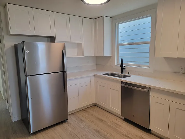 866 Pine St #B — Photo 6