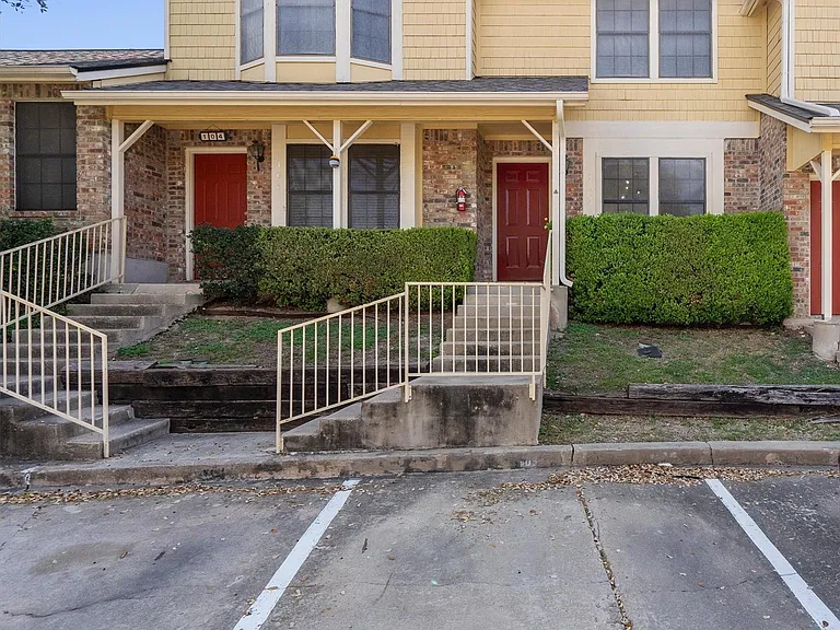 11901 Swearingen Dr #105 — Photo 2
